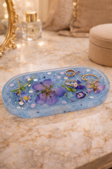 Luxury Epoxy Resin Jewelry Tray with Pressed Flowers – Handmade Floral Resin Trinket Dish | Decorative Vanity Organizer for Rings, Earrings & Accessories